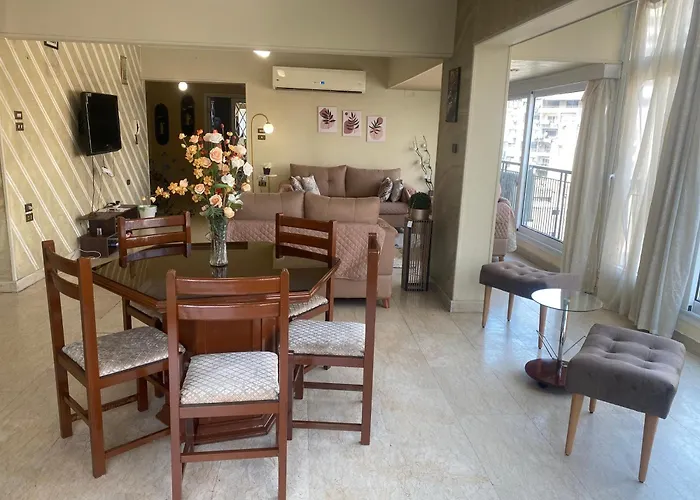 Central Luxurious Apartment With Amazing Nile View